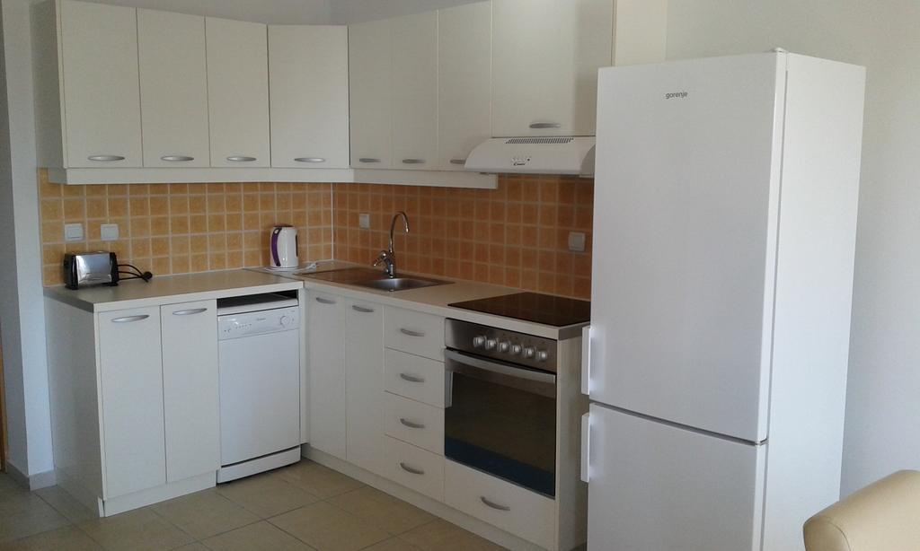 Oro Apartments Petrovac Phòng bức ảnh
